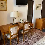 Kapitán Hotel *