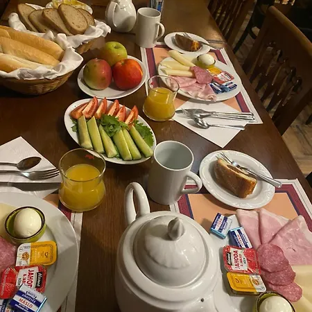 Kapitan ホテル ジャテツ